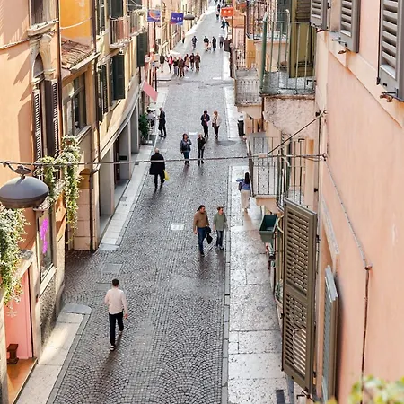 公寓 Domus 2 Mori- 120 M2 Con Affreschi - Centro Storico - Due Bagni 维罗纳