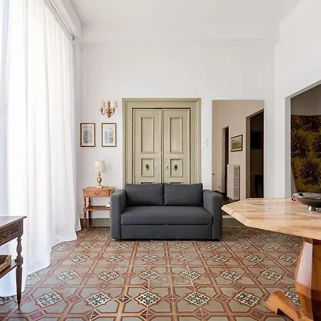 Domus 2 Mori- 120 M2 Con Affreschi - Centro Storico - Due Bagni * 维罗纳