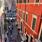 Domus 2 Mori- 120 M2 Con Affreschi - Centro Storico - Due Bagni *