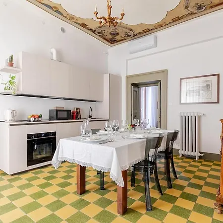 Domus 2 Mori- 120 M2 Con Affreschi - Centro Storico - Due Bagni Apartamento *