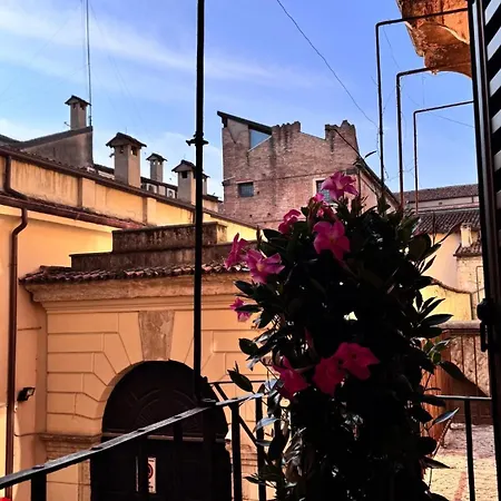 Domus 2 Mori- 120 M2 Con Affreschi - Centro Storico - Due Bagni Verona