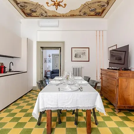 Domus 2 Mori- 120 M2 Con Affreschi - Centro Storico - Due Bagni Apartamento *