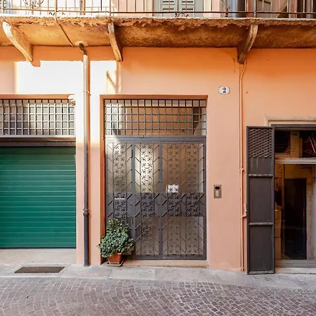 Domus 2 Mori- 120 M2 Con Affreschi - Centro Storico - Due Bagni Apartamento *